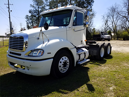 2005 FREIGHTLINER 