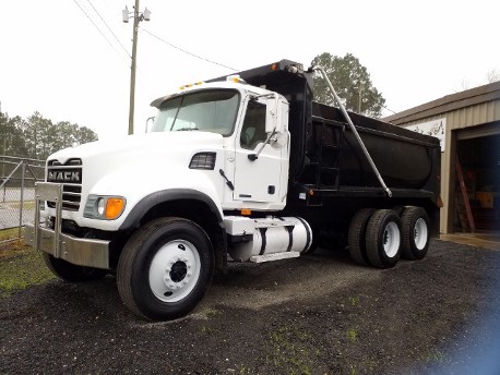 2007 Mack Granite Dump